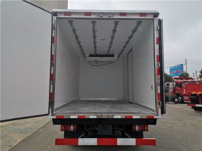 國六 江鈴凱運4.2米肉鉤冷藏車